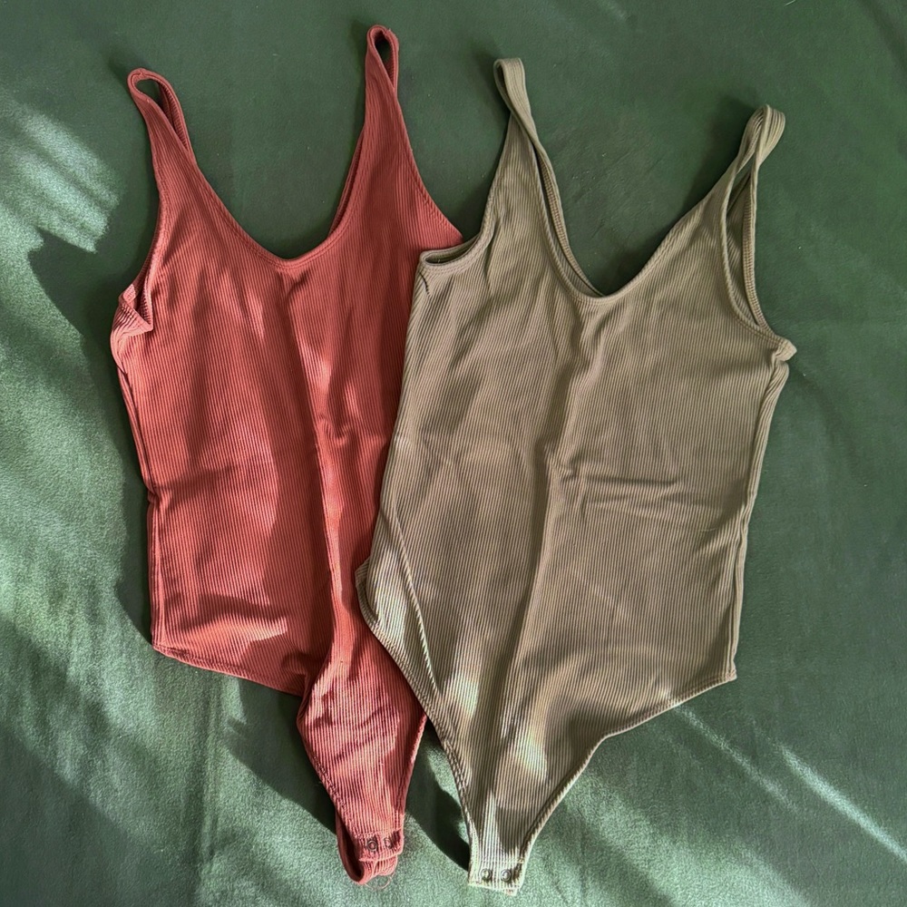 Abercrombie Ribbed Scoopneck Bodysuit - Rust